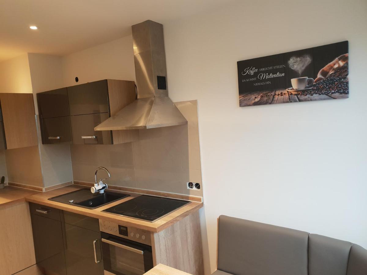 Ferienwohnung Mit Jacuzzi Naehe Flughafen Koeln Bonn トロイスドルフ エクステリア 写真